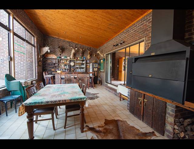 4 BEDROOM HOUSE FOR SALE IN OVERKRUIN